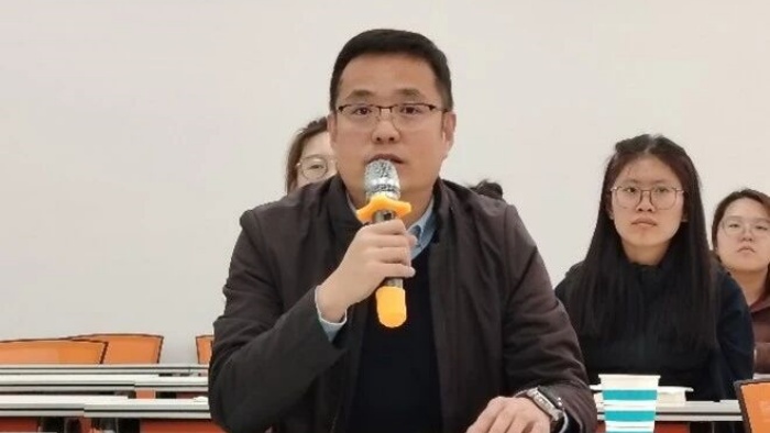 E725